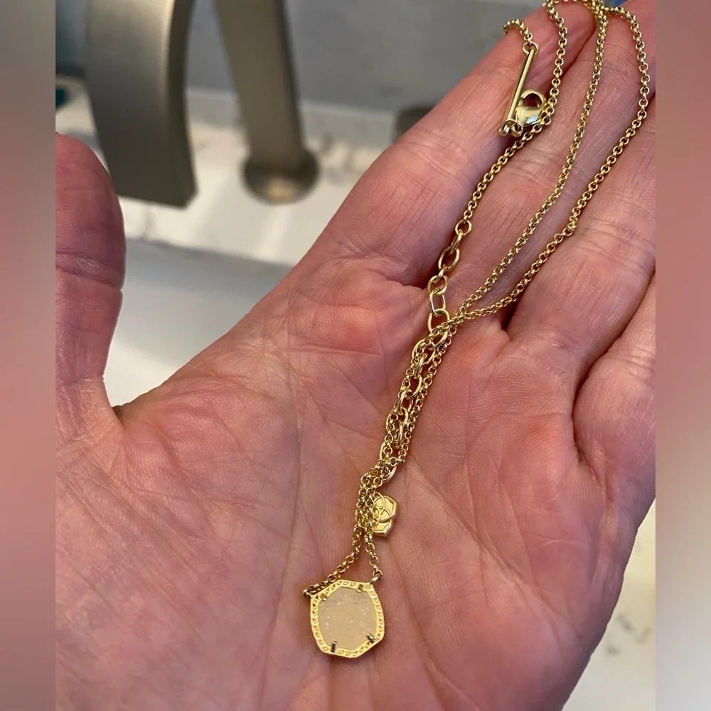 Kendra Scott Necklace - Picture 2 of 3